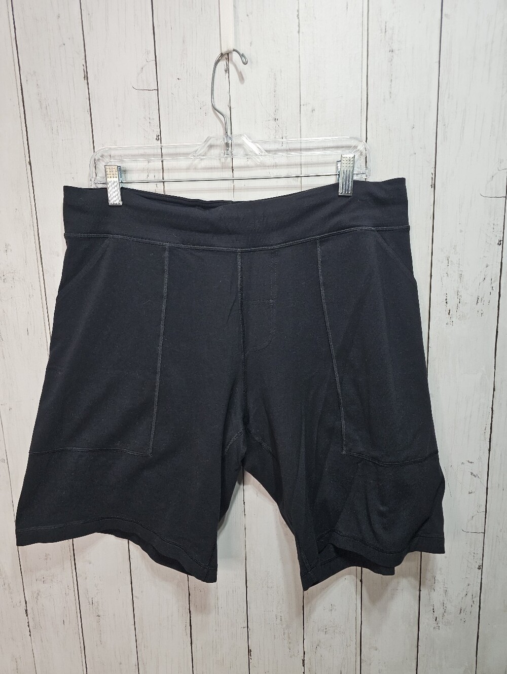 Lululemon Men's Black Knit Shorts Built In Liner Pockets Drawstring Size XL.
